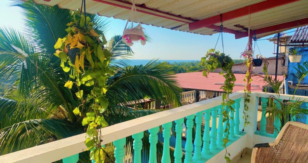 The Turquoiise House Hotel Morjim Exterior photo
