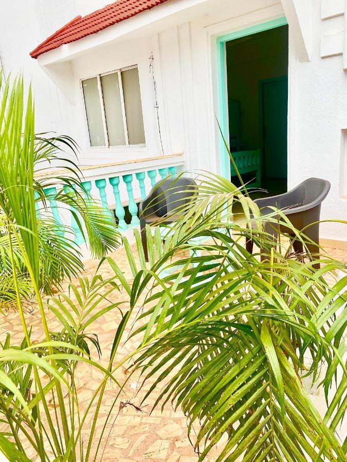 The Turquoiise House Hotel Morjim Exterior photo